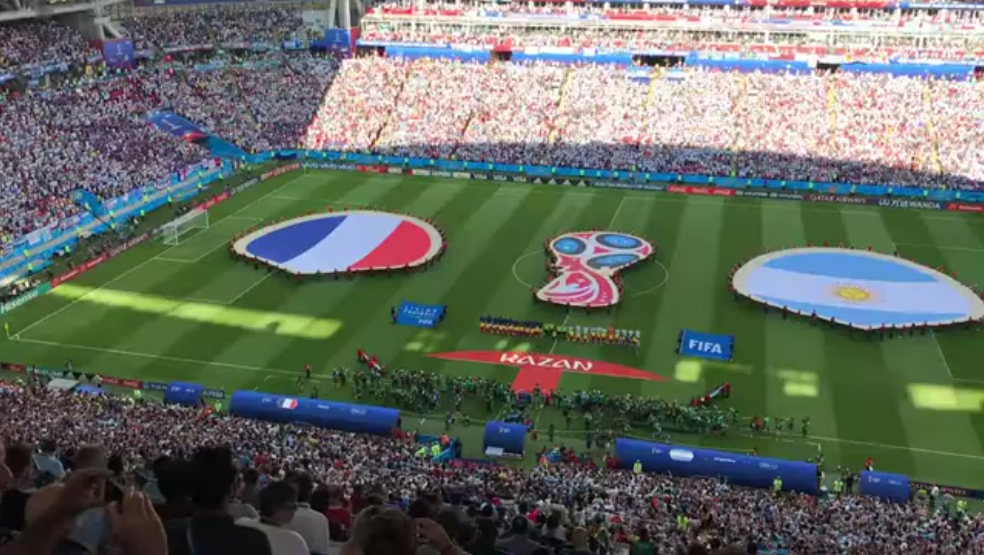 在孔